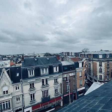 Le Sacre, Au Pied De La Cathedrale Apartment Reims Exterior photo